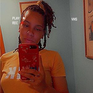 Meet your Posher, Zay